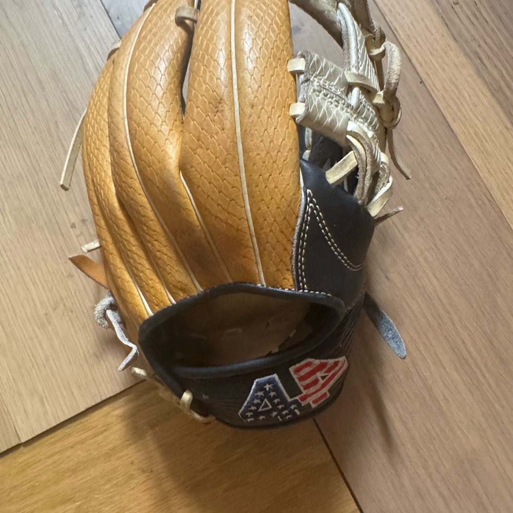 44 PRO I-Web infield glove